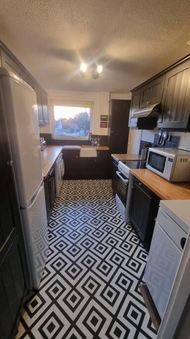 Spacious Self Contained Flat In Superb Location *